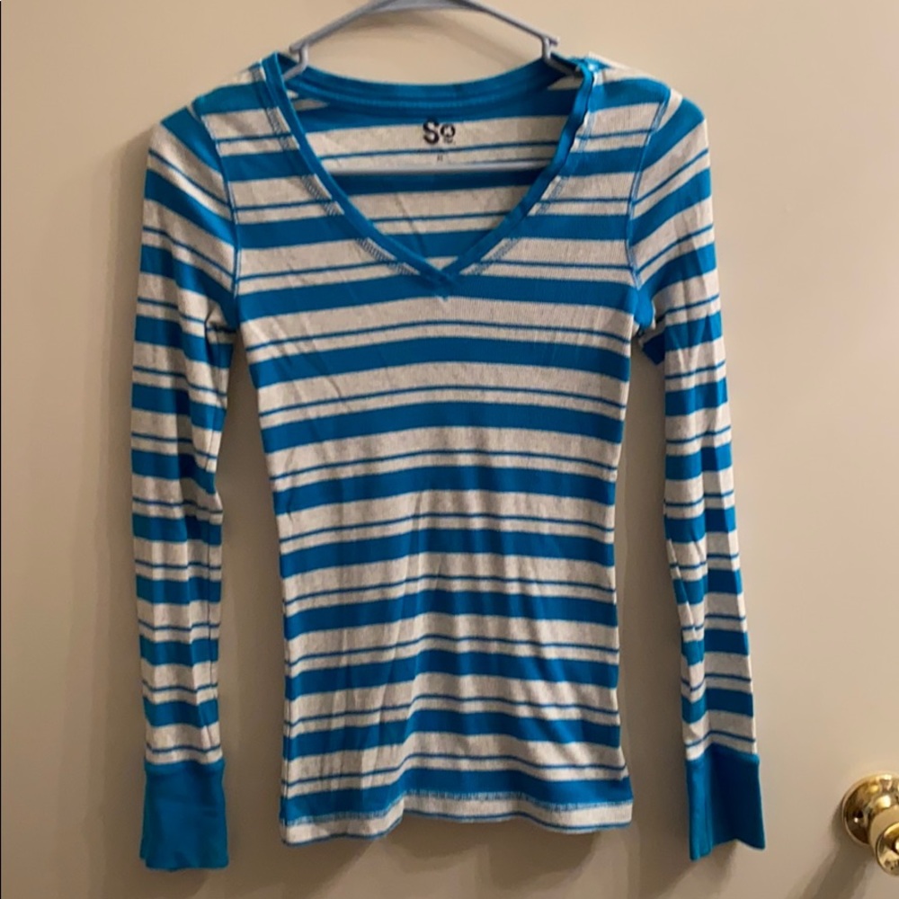 SO Brand long sleeve v-neck T-shirt